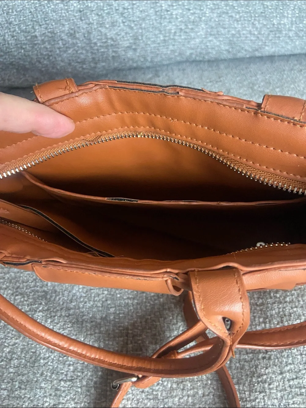 Crossbody bag in cognac